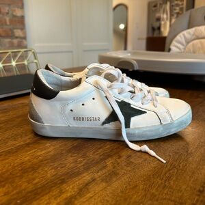 Golden goose super-star sneakers. Dark green star.